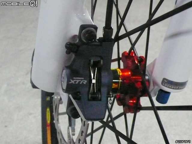 [分享]低調的華麗BMC team elite 02 年度心得報告 AND 08"FOX F100 RLC AND 08"XTR CARBON 後變