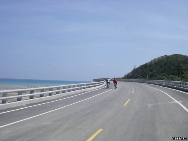 台灣海岸的最後一片淨土-阿塱壹古道(一段車騎人多於人騎車的路線)
