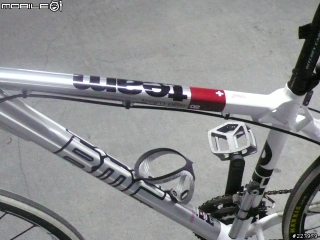 [分享]低調的華麗BMC team elite 02 年度心得報告 AND 08"FOX F100 RLC AND 08"XTR CARBON 後變
