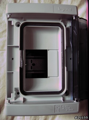 [分享] 來自法國的 legrand 獨立電源 新增安裝完成圖