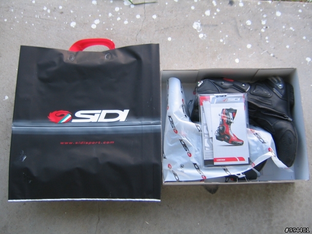 [燒][開箱分享] SIDI Vertigo Air Boots 防摔靴!!(大眼睛手套影片連結)!!