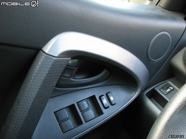 [分享+勸敗]北美千里行!!~2008 Toyota RAV4 Sport & Base 3.5 V6