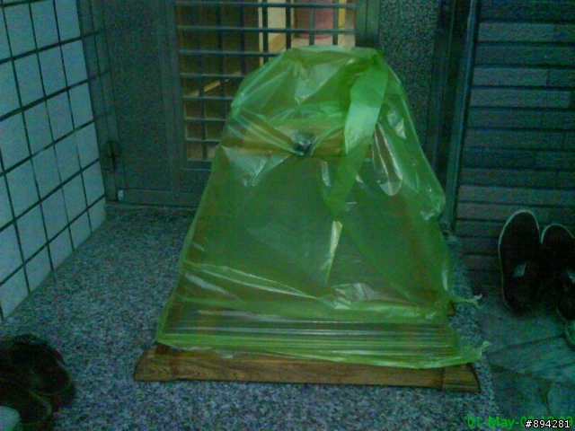 跟朋友A的木製置車架
