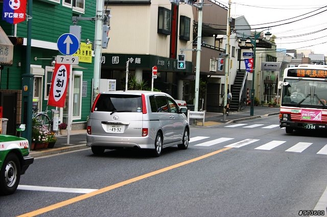 純粹看圖~東京遊.拍東京的車給大家看 (圖多)