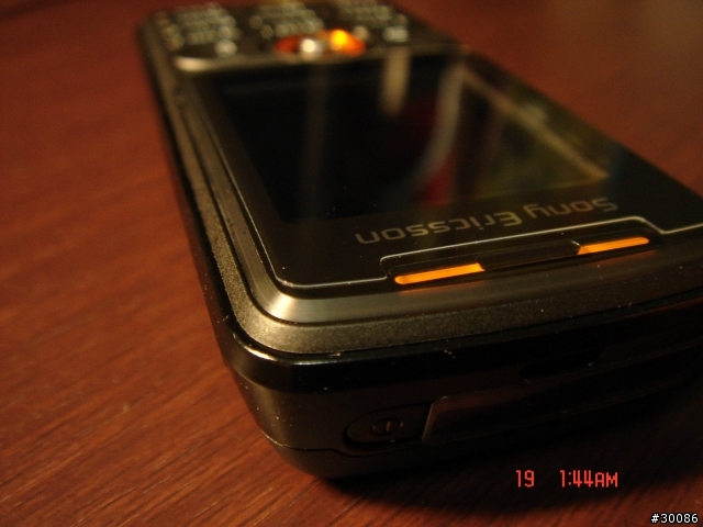 w200i  black  實機寫真