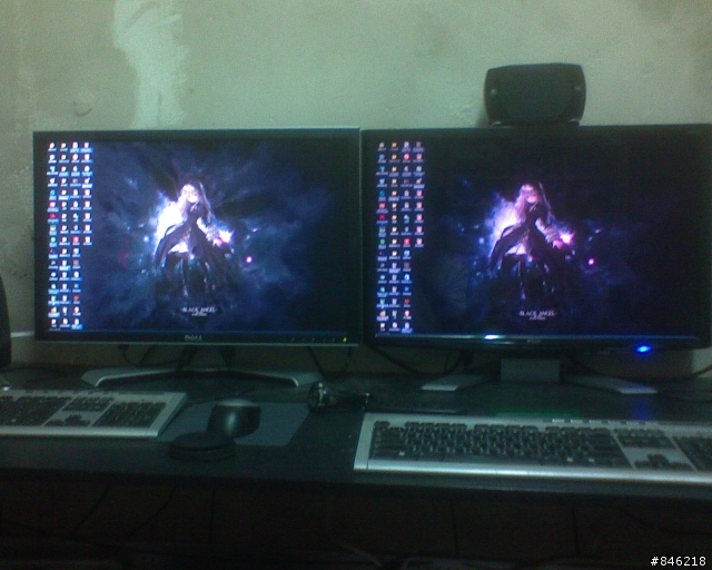 Dell  E2408WFP  vs  ACER P243W