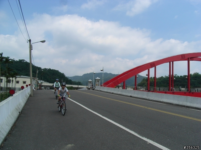 [遊記] 台北-宜蘭  非典型破百路線...(雙泰產業道路)