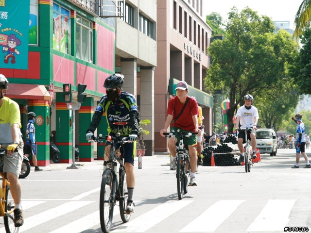 **高雄市5/4自行車日照片大集合**