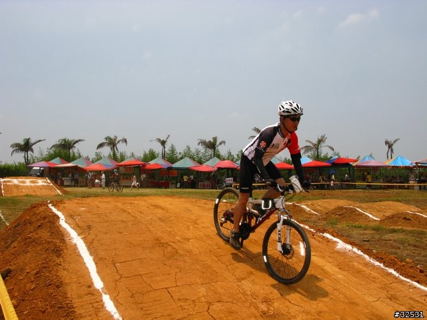 <照片分享>518台中大會師~大台南車衣一手圖。