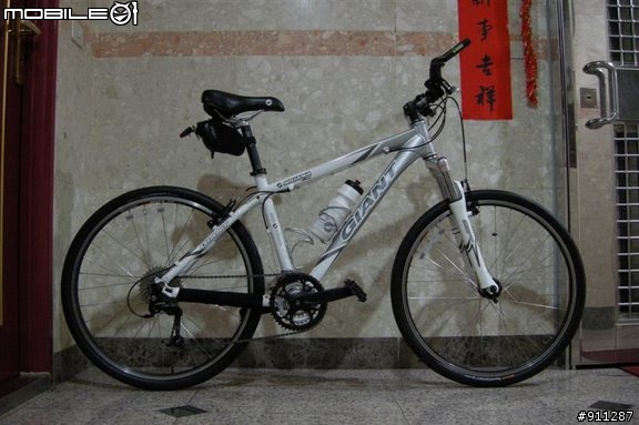 [分享]加購裝備3連發...光頭胎+前車燈+背包