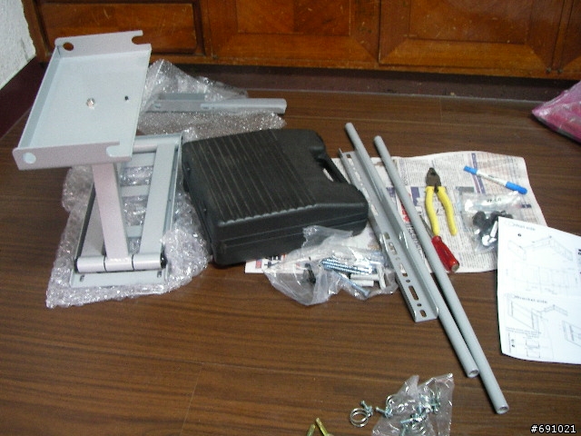 大同氣死人(3天就壞)(更惡劣拿展示品當新品換)42吋FULL HD液晶電視 V42MMIF已完成電視壁掛架安裝(緊急請教如何拔掉膨脹螺絲(壁虎)?)