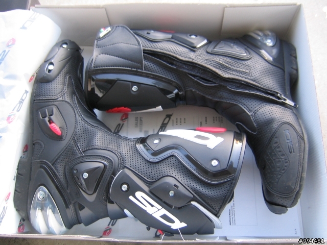 [燒][開箱分享] SIDI Vertigo Air Boots 防摔靴!!(大眼睛手套影片連結)!!