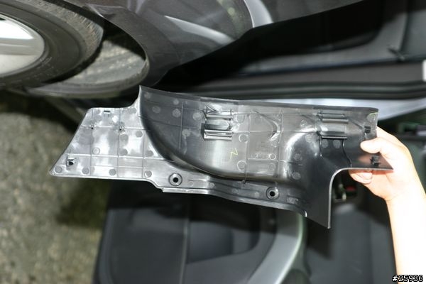 小凹(outlander 2.4)車頂隔音隔熱工程