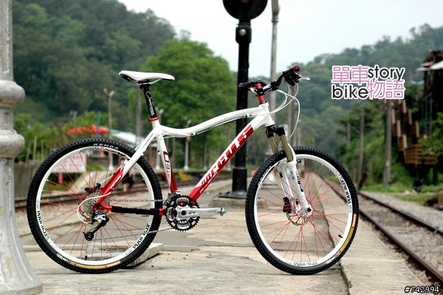 DORCUS 08年精裝限量隱藏板，單車物語獨家曝光!!