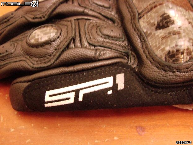 今天發薪水就敗家了~Alpinestars SP-1入手