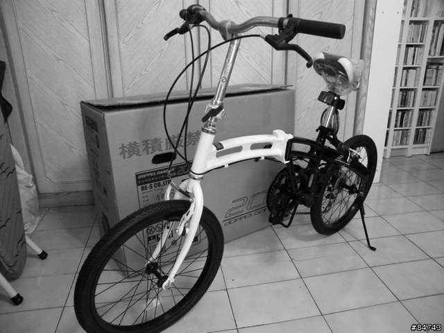 [開箱嘍]時尚黑白低調 Doppelganger 202 小折車(新增握把,碼表,檔泥板)