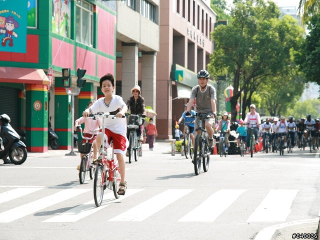 **高雄市5/4自行車日照片大集合**