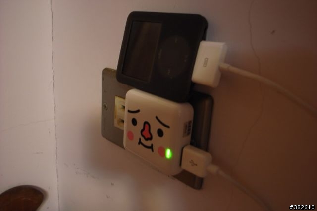 [分享] 士林電機系列:豆腐人-充電豆腐。
