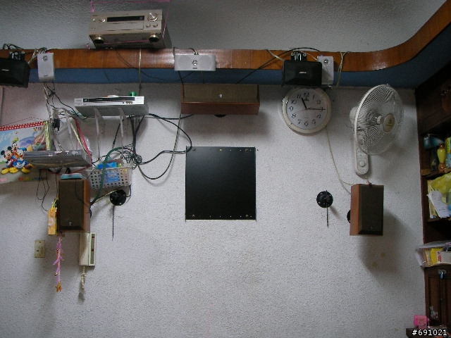 大同氣死人(3天就壞)(更惡劣拿展示品當新品換)42吋FULL HD液晶電視 V42MMIF已完成電視壁掛架安裝(緊急請教如何拔掉膨脹螺絲(壁虎)?)