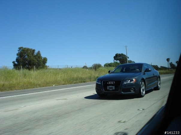 高速公路上看到的AUDI 新A5 !! (美國)