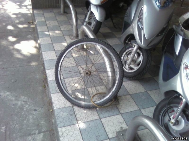 車子上鎖,離開視線的結果......