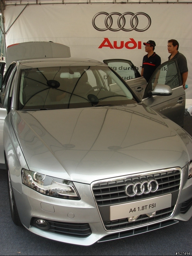 [分享] New Audi A4 (B8)--圖多