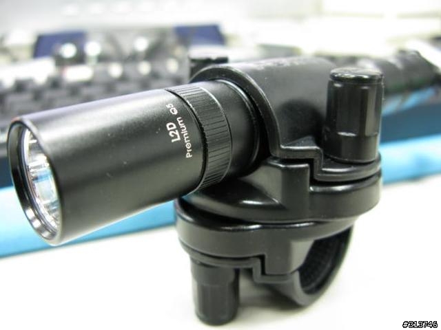 [分享]赤火L2D Q5, Fenix原廠腳踏車架