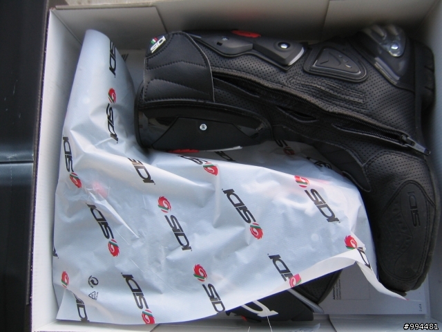 [燒][開箱分享] SIDI Vertigo Air Boots 防摔靴!!(大眼睛手套影片連結)!!
