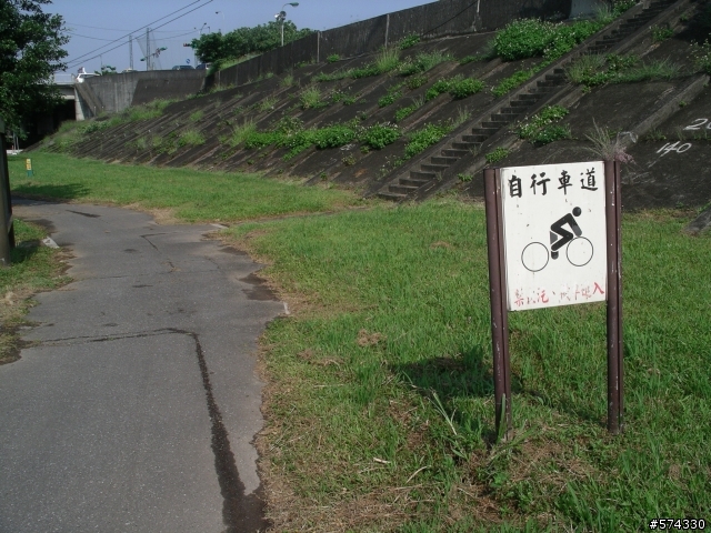 蓋起"腳踏車道符號"大樓(不論海內外都可)