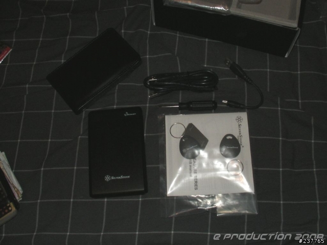 [開箱]  Silverstone Treasure TS01B 2.5" SATA 外接硬碟盒