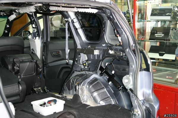 小凹(outlander 2.4)車頂隔音隔熱工程