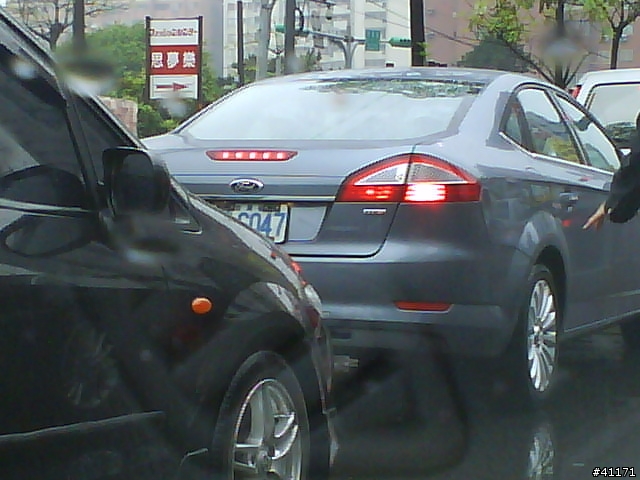 [分享]上班途中巧遇MONDEO TDCI