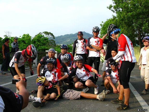 <照片分享>518台中大會師~大台南車衣一手圖。