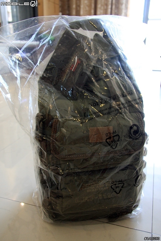 【開箱+分享】Jenova TW-305 單肩牛仔背包