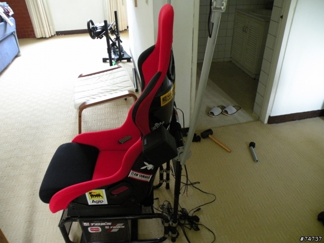 [組裝開箱文]家用  DIY  xbox360  蒼蠅人專用多螢幕賽車座(6/4初版定裝照)