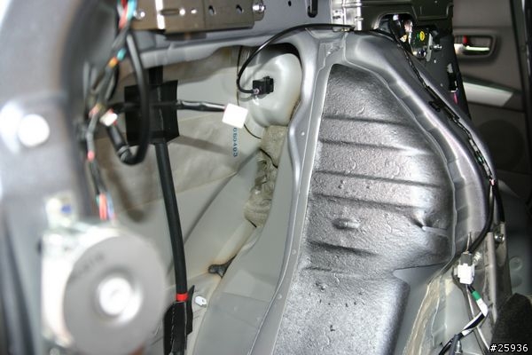 小凹(outlander 2.4)車頂隔音隔熱工程