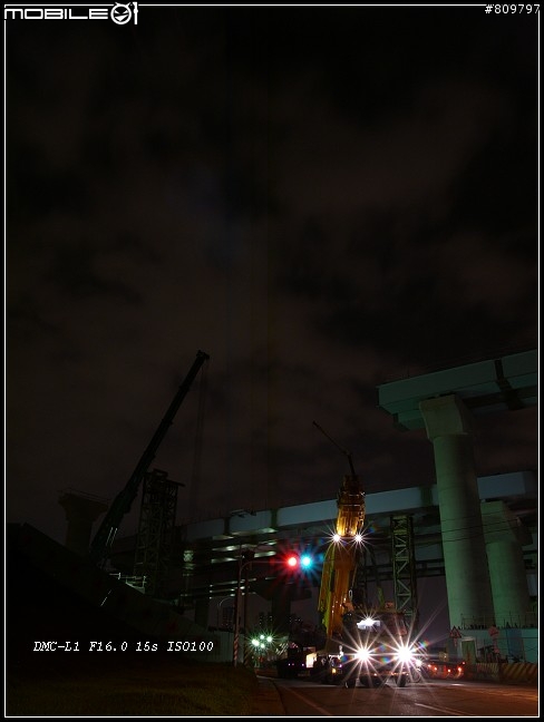 [疑問] L1 夜拍 , 拍出奇怪線條!?