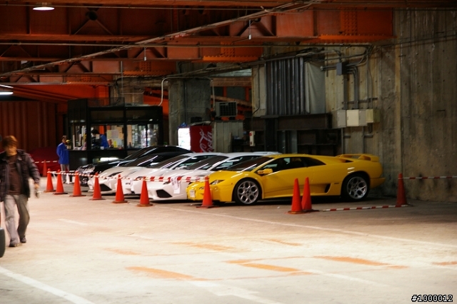 日本大阪的某公共停車場