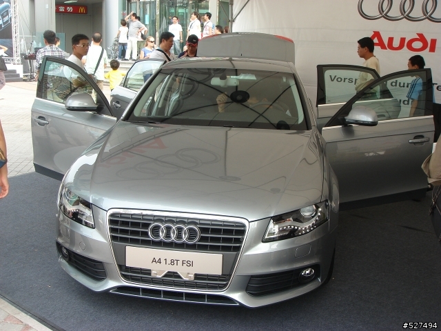 [分享] New Audi A4 (B8)--圖多