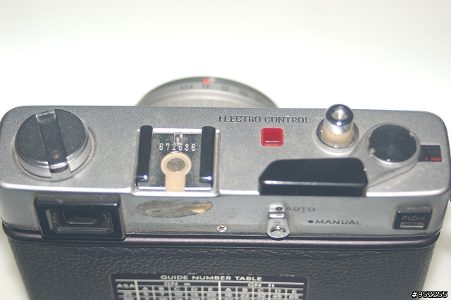 家裡的老相機–Minolta HI MATIC E