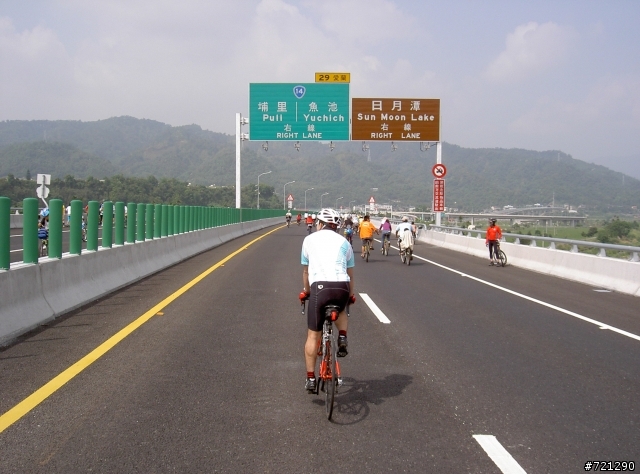 ill0車隊國道6號逍遙遊.