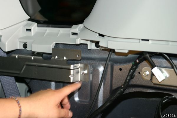 小凹(outlander 2.4)車頂隔音隔熱工程
