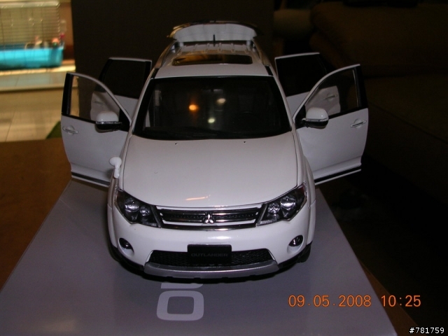 剛出爐的 Outlander  4WD小白 開箱照