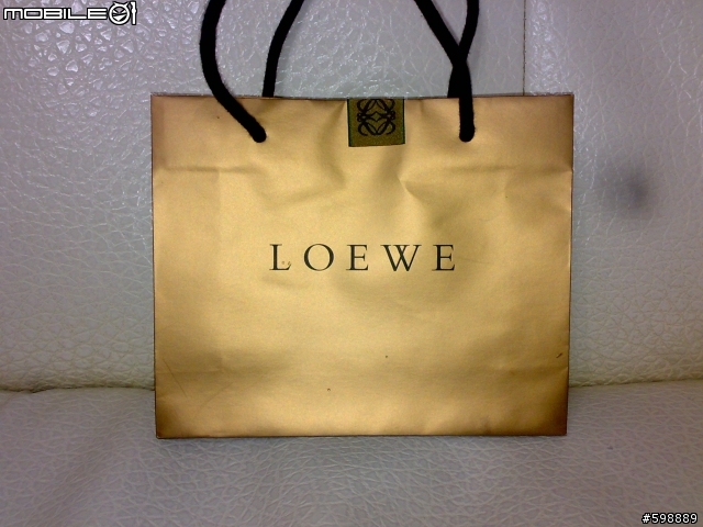 [分享]低調、奢華、品味、質感-名片夾(LOEWE)