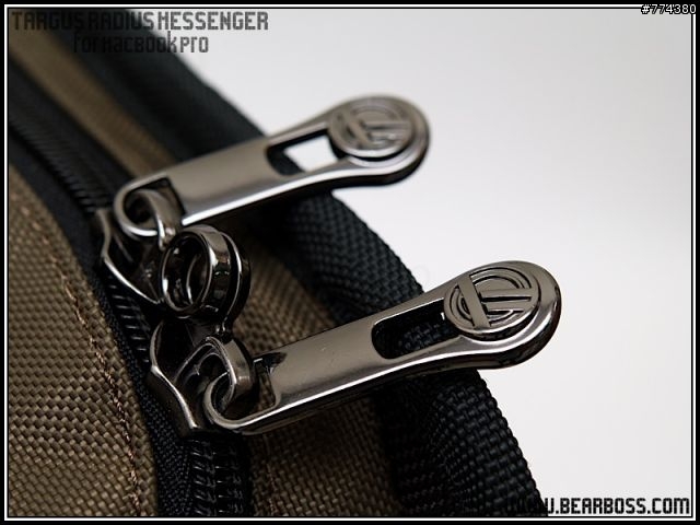 [MacBook Pro 新家] Targus Radius Messenger 質量兼修的電腦側背包