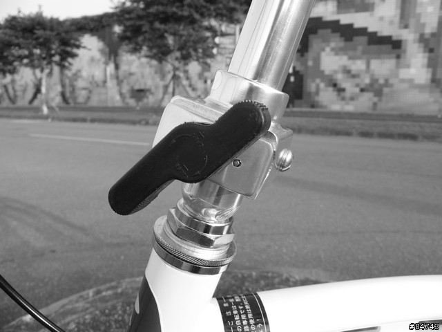 [開箱嘍]時尚黑白低調 Doppelganger 202 小折車(新增握把,碼表,檔泥板)