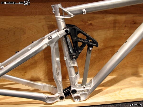 [分享]二級的零件也可以拼出一台不錯的登山車BMC SS01參上