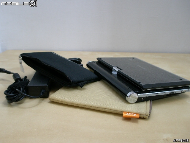 很合身的電腦袋和電源包