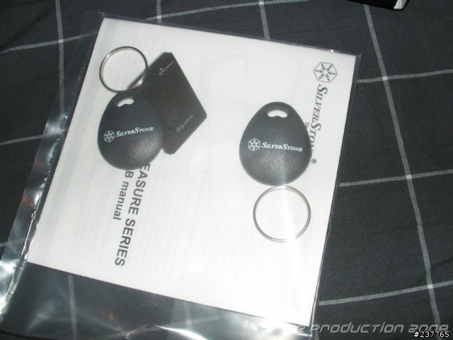 [開箱]  Silverstone Treasure TS01B 2.5" SATA 外接硬碟盒