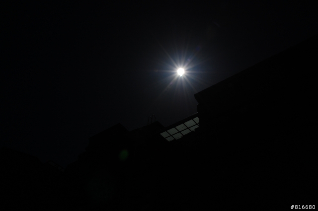 [比較&問題] 從太陽芒看鏡頭的差異-Nikon 18-200mm vs. 12-24mm